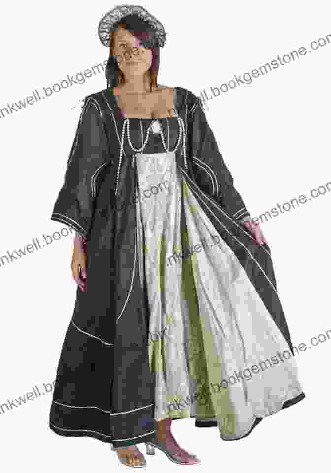 Renaissance Clothing European Civil And Military Clothing (Dover Fashion And Costumes)